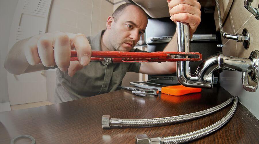 Expert burst pipe repair services in Silver Gate, MT
